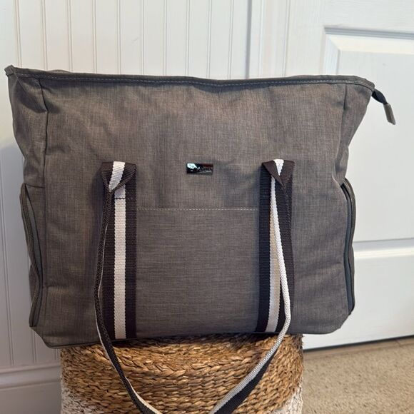 Yarwa Diaper Bag with Striped Handles - Excellent Condition - Picture 3 of 13